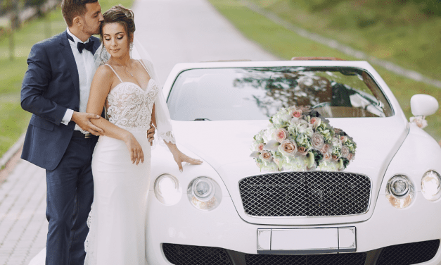 A Guide to Luxury Wedding Car Rentals for Your Grand Entrance￼